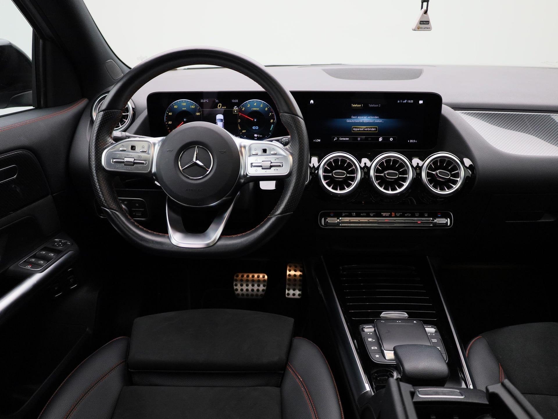 Mercedes-Benz GLA-klasse 250 e AMG Line | Automaat | Panoram, Auto's, Mercedes-Benz, 12 maanden, 4 cilinders, Bedrijf, Hybride Elektrisch/Benzine
