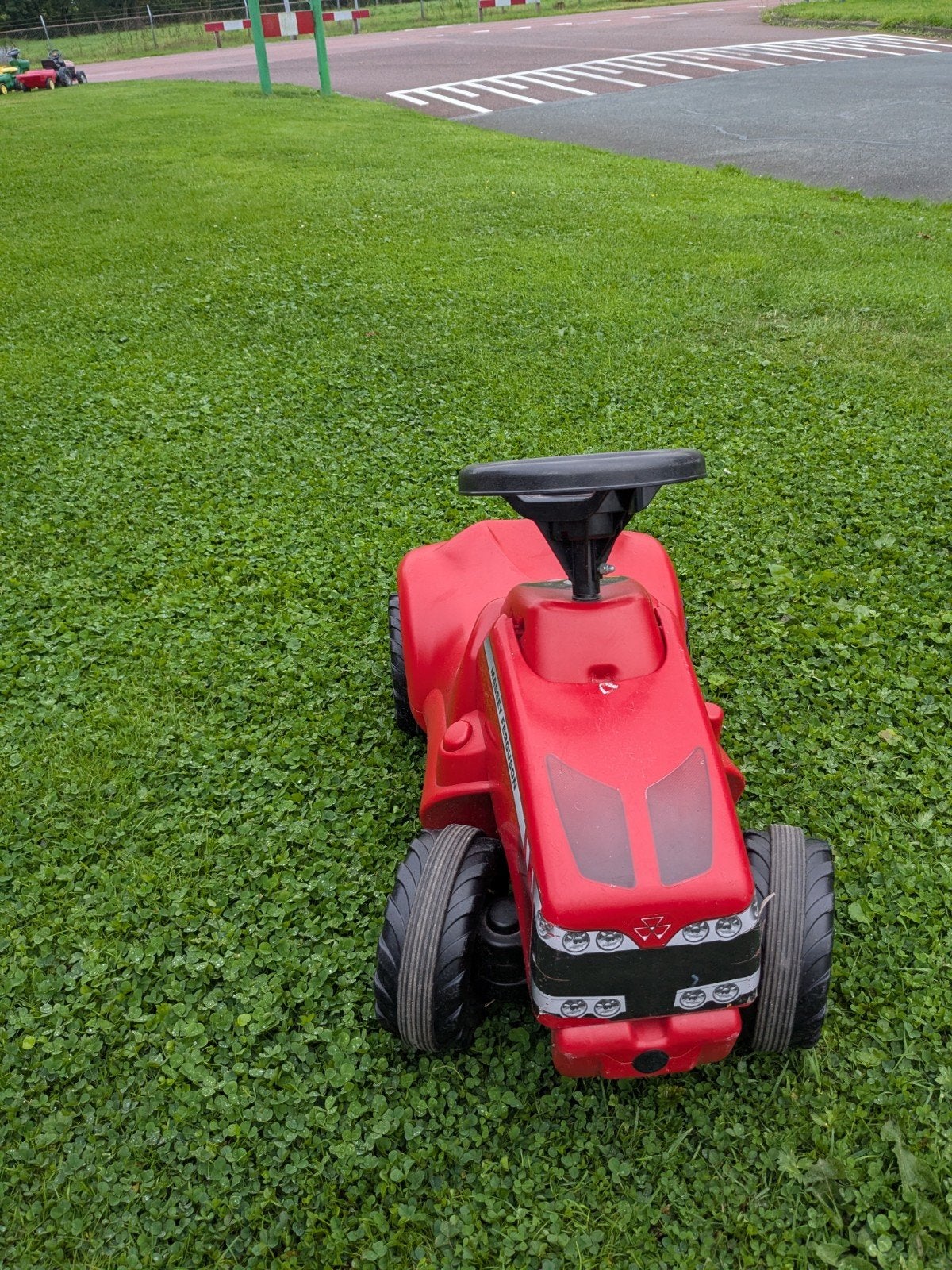 Mooie kleine Massey Ferguson looptractor, Kinderen en Baby's, Ophalen