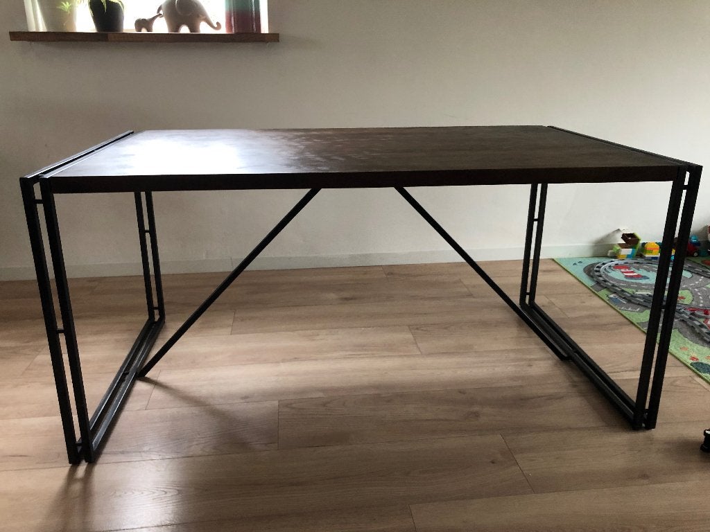 Trendhopper eettafel, Gebruikt, 50 tot 100 cm, 150 tot 200 cm, Vier personen