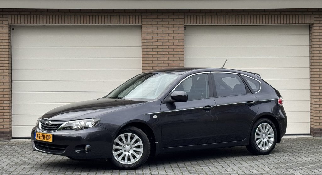 Subaru Impreza 2.0R AWD Luxury * Nieuwe d-riem * Trekhaak *, Auto's, 1994 cc, Stof, 4 cilinders, Origineel Nederlands