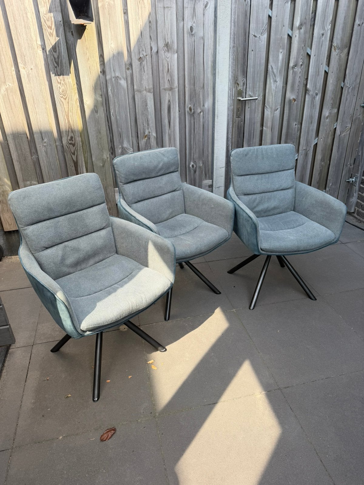 Eetkamerstoelen draaiend izgst, Ophalen
