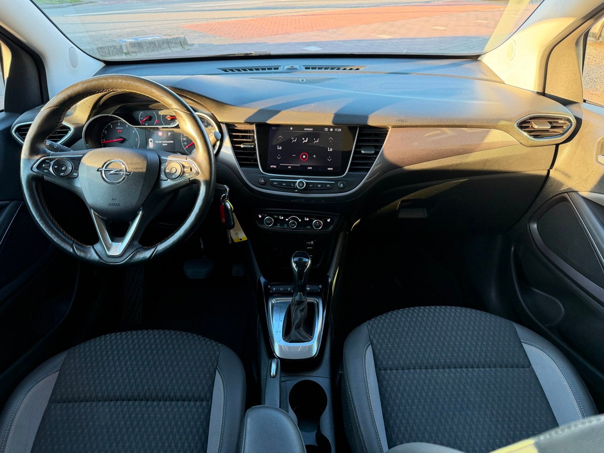 Opel CROSSLAND X 1.2 Turbo Innovation AUT|Clima|Cruis|360CAM, Auto's, 840 kg, Gebruikt, Leder en Stof, Bedrijf