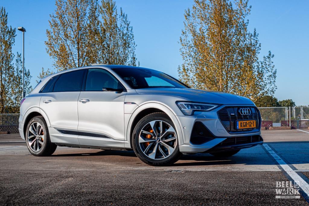 Audi e-tron S-Line 50 2021 Grijs pano matrix ACC camera, Automaat, 1800 kg, 4 cilinders, Elektrisch