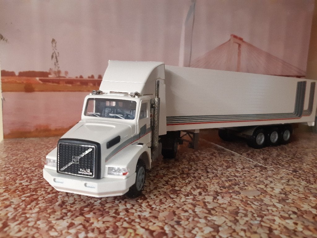 conrad volvo NL12 torpedo, Ophalen of Verzenden, Zo goed als nieuw, Bus of Vrachtwagen, Conrad