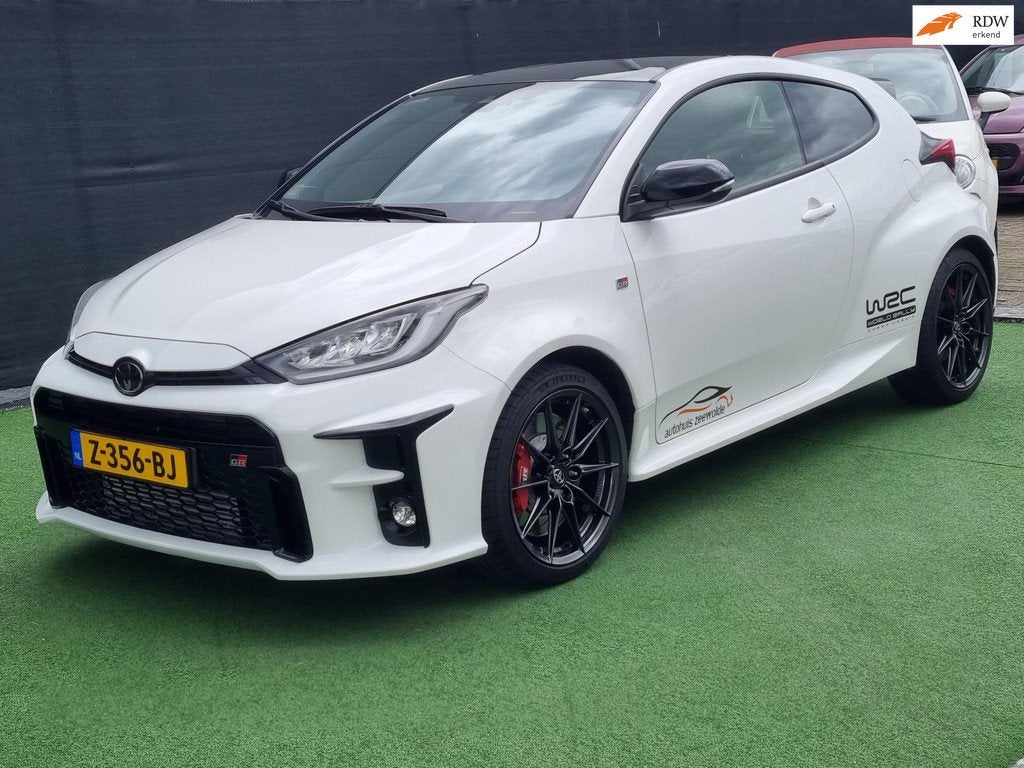 Toyota Yaris 1.6 GR WRC CARBON 7 jaar garantie!, 1618 cc, Gebruikt, Euro 6, 4 stoelen