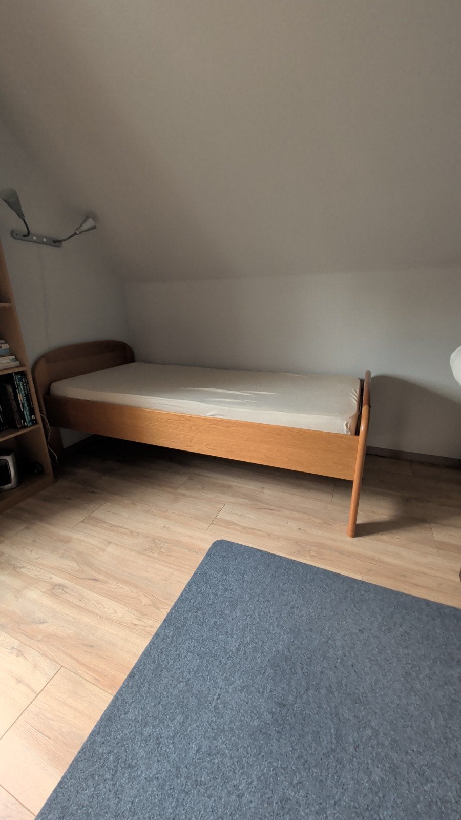 Eenpersoonsbed met verstelbare spiraalbodem, hout, 90x200 cm, Ophalen, 90 cm, Eenpersoons, Bruin