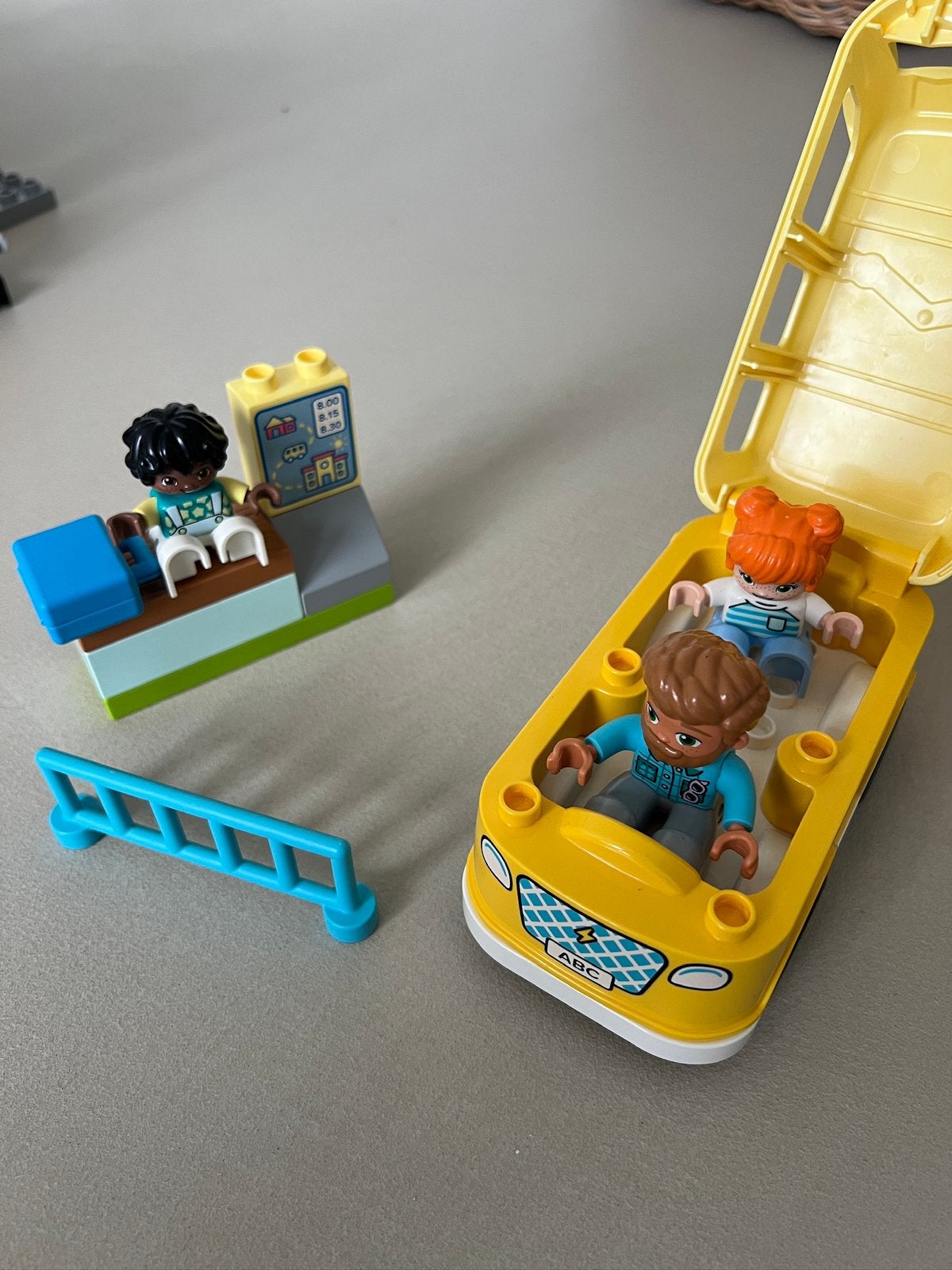 Lego duplo bus en bushalte 10988, Ophalen, Zo goed als nieuw, Duplo
