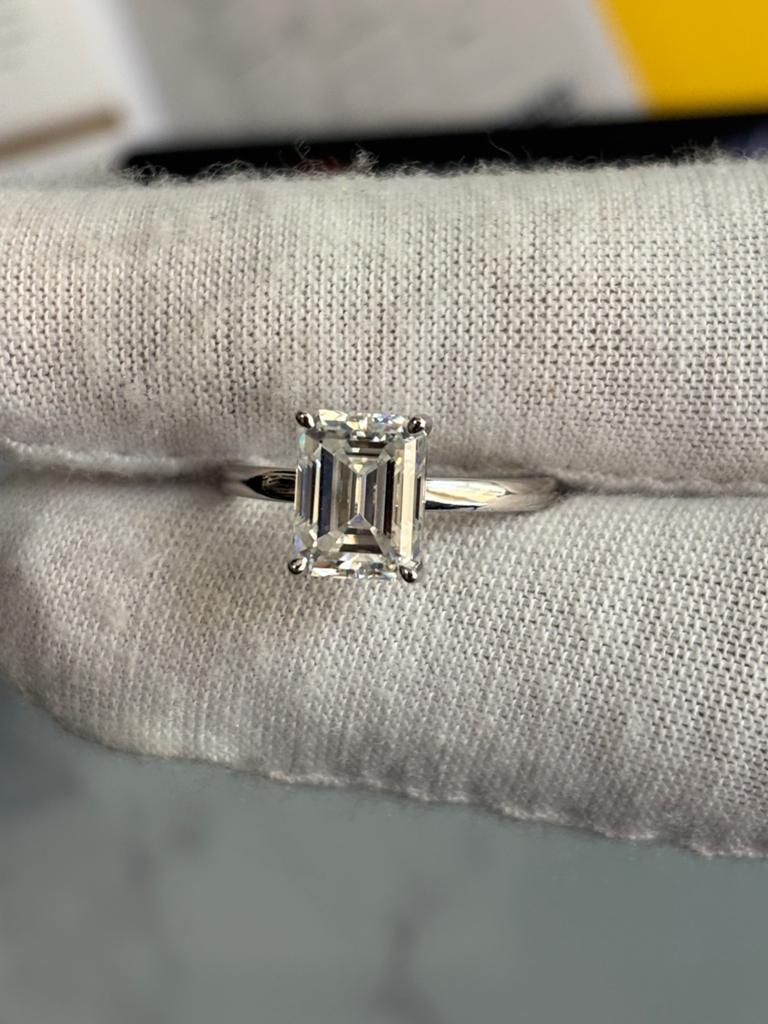 Luxury Emerald Cut Moissanite Ring – 3CT 925s, Nieuw, Ophalen of Verzenden, 17 tot 18, Met edelsteen