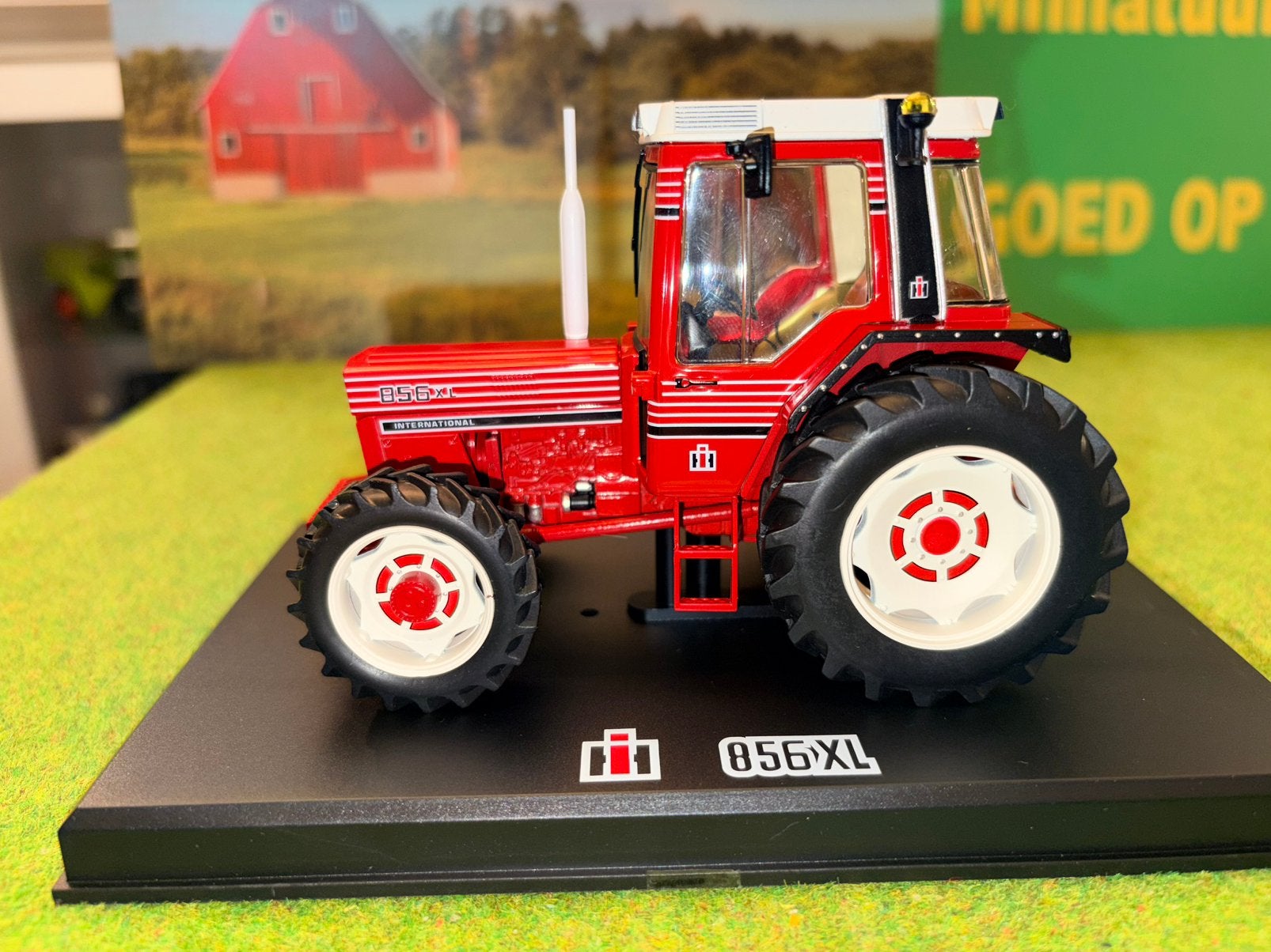 International Harvester 856XL, Hobby en Vrije tijd, Ophalen of Verzenden, Nieuw, Tractor of Landbouw