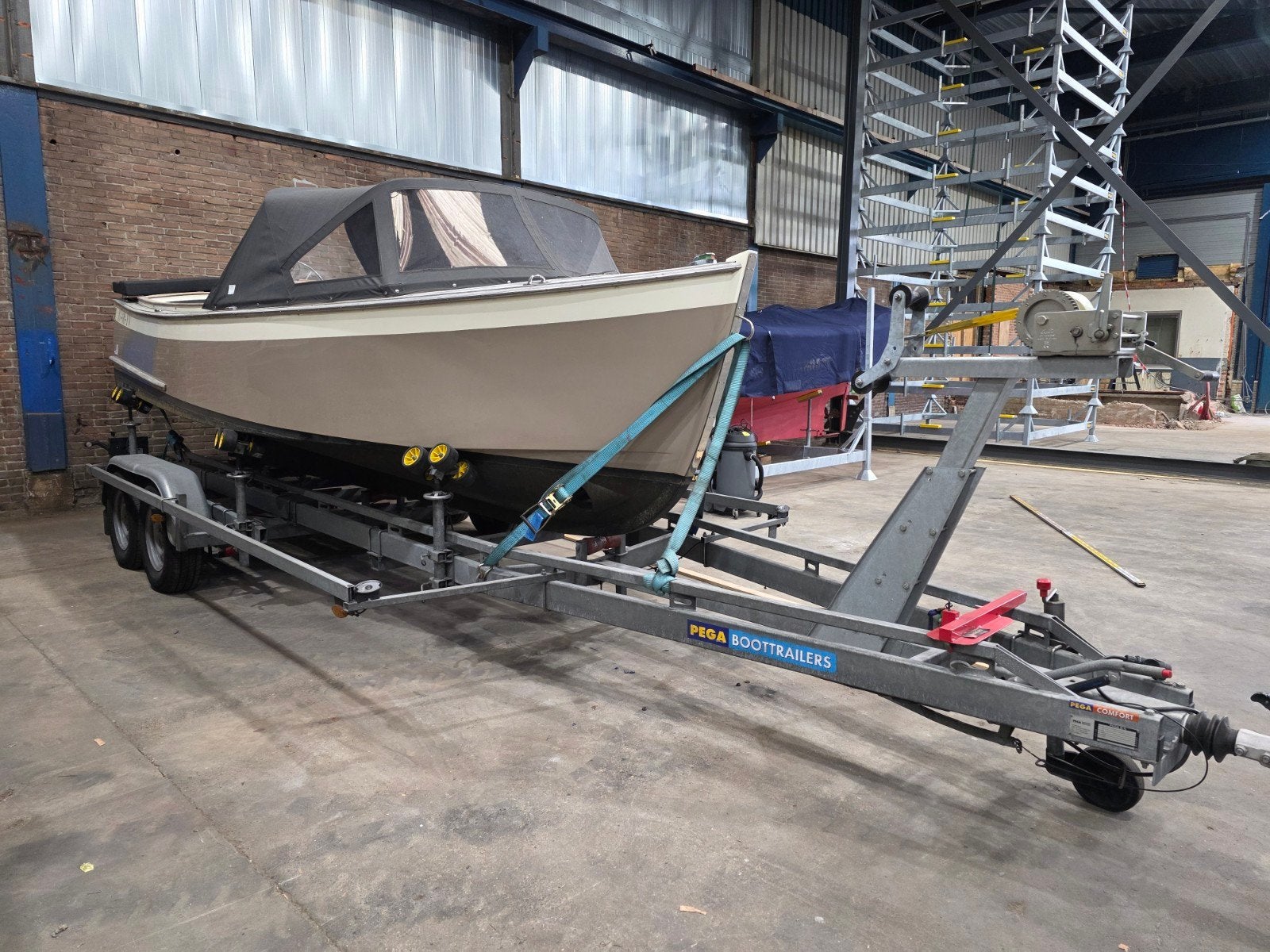 Pega MP3500 Comfort Boottrailer - Dubbelassig, Watersport en Boten, Ophalen, 1500 tot 3000 kg, Sloepentrailer, Zo goed als nieuw
