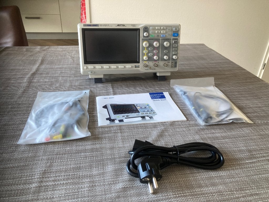 Siglent SDS1202X-E Digitale Oscilloscoop, Doe-het-zelf en Verbouw, Meetapparatuur, Ophalen of Verzenden, Zo goed als nieuw
