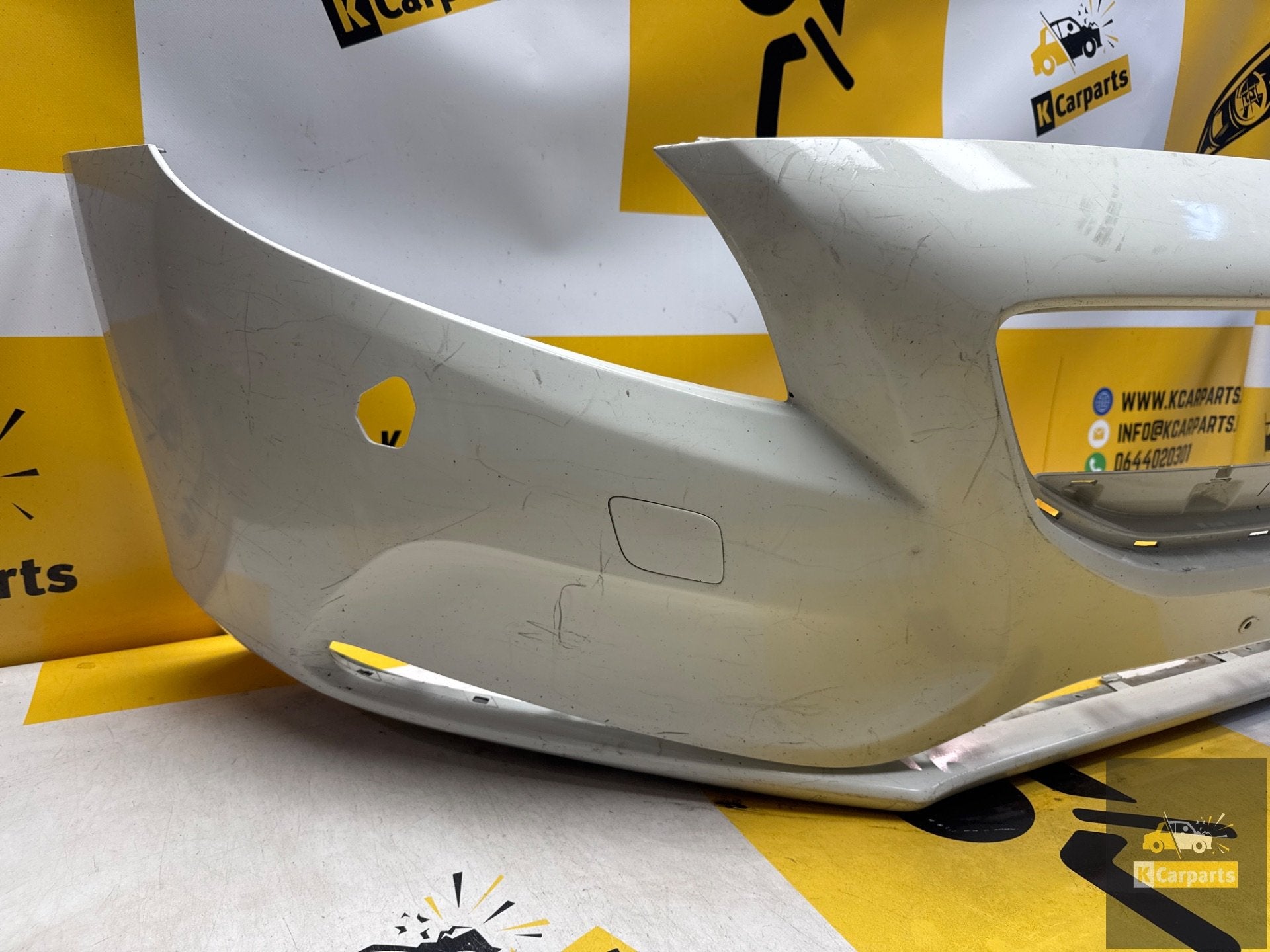 Volvo v40 Voorbumper KLS Normaal bumper, Info@fabrikant.eu, Ophalen of Verzenden, Volvo, Bumper