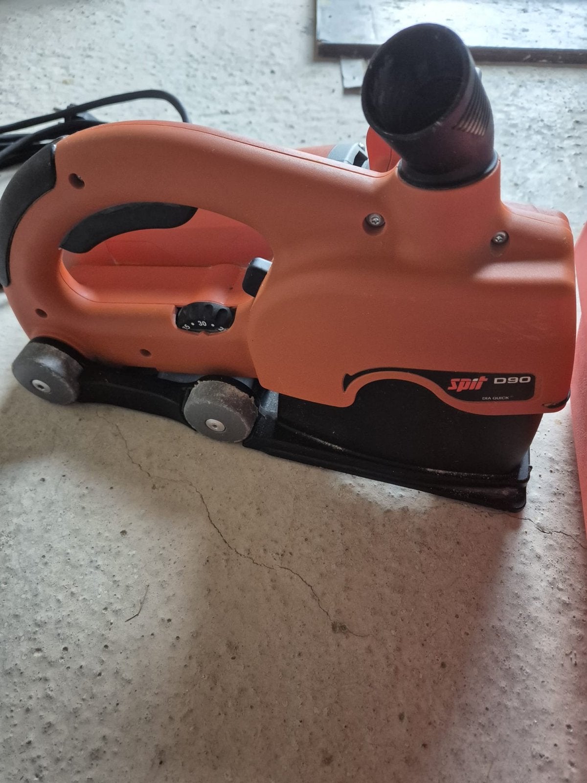 Spit D90 Sleuvenfrees - Krachtige Muurfrees voor Sleuven, Ophalen, Gebruikt, Elektrisch, Sleuvenfrees