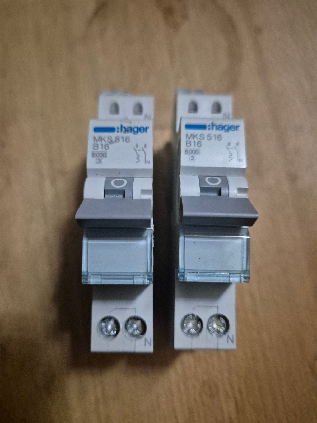 Hager MKS 516 B16 Installatieautomaten (2 stuks), Ophalen, Gebruikt, Hager, Installatieautomaat
