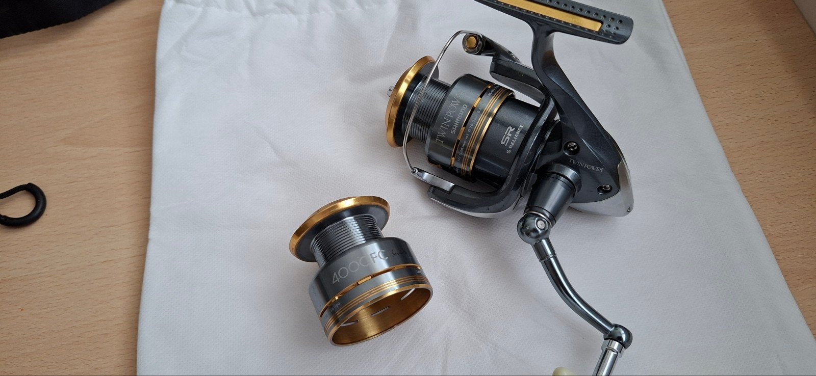 Shimano twinpower FC 4000 (Japan), Ophalen of Verzenden, Zo goed als nieuw, Molen