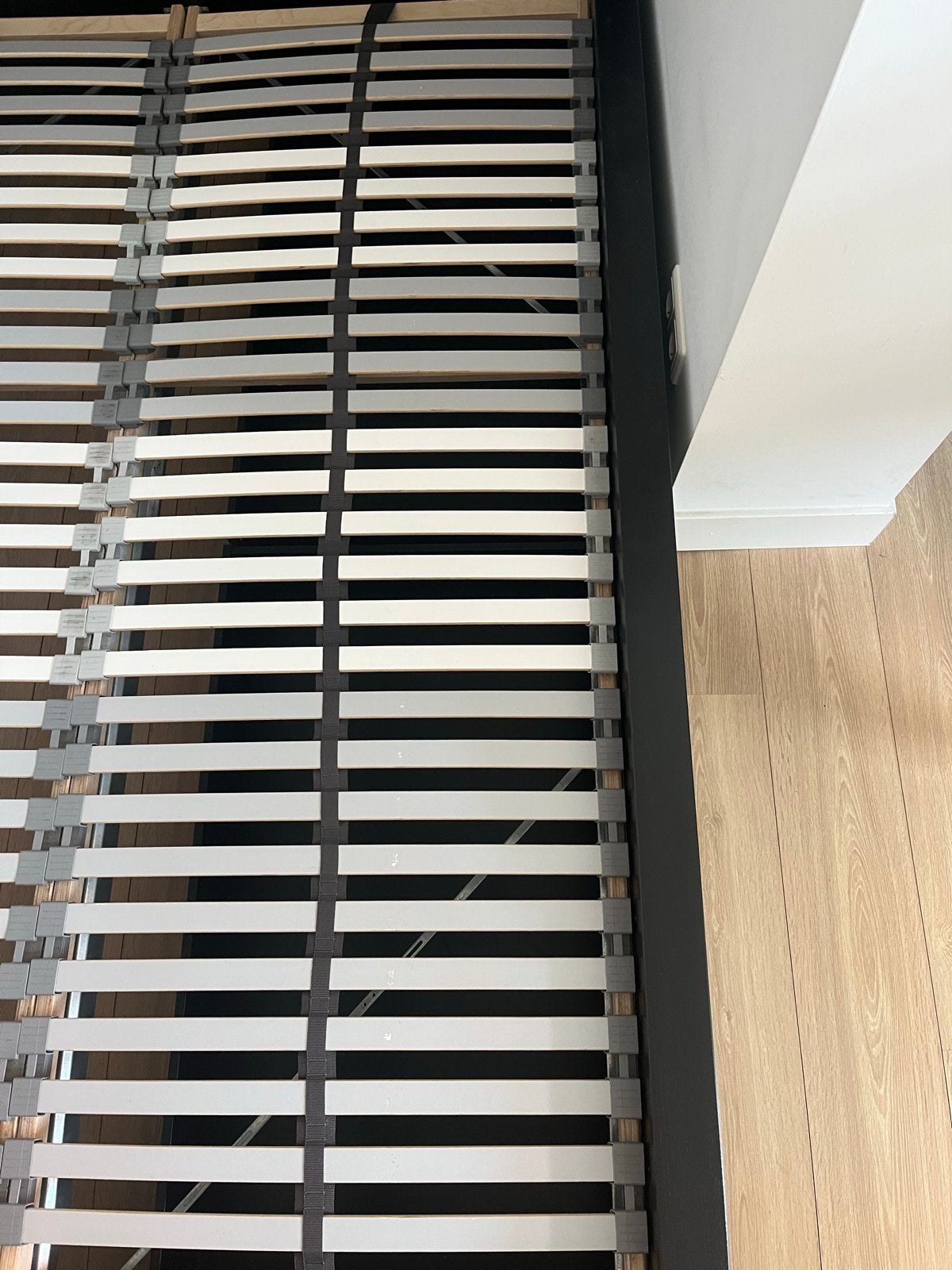 Gratis af te halen: IKEA Malm bed met 2 lades en lattenbodem, Ophalen, Gebruikt, Zwart, Tweepersoons