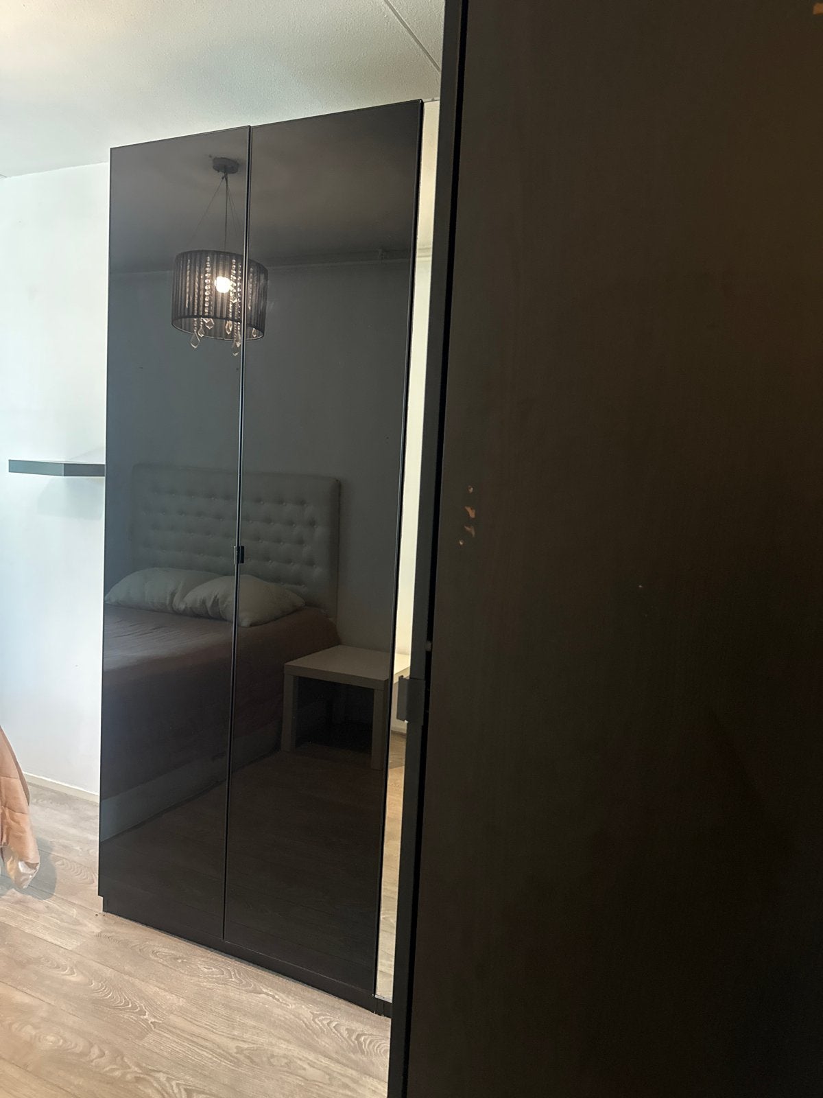 Zwarte kledingkast met spiegeldeuren, Huis en Inrichting, Kasten | Kledingkasten, Ophalen, Overige materialen, Gebruikt, 200 cm of meer