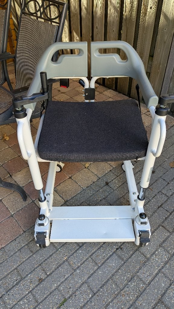 transferhulpmiddel met toilet Mobiclinic, Diversen, Ophalen, Nieuw, Handbewogen rolstoel