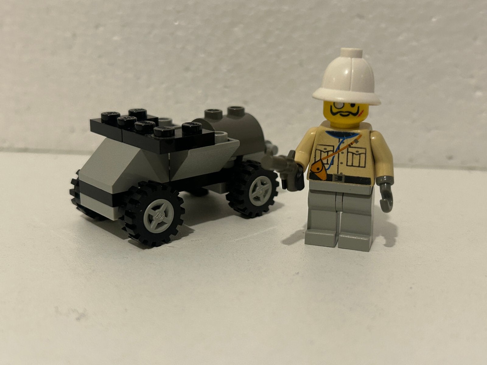 Lego Adventurers 2541 Adventurer Car, Lego, Info@lego.com, Overige thema's, Denemarken