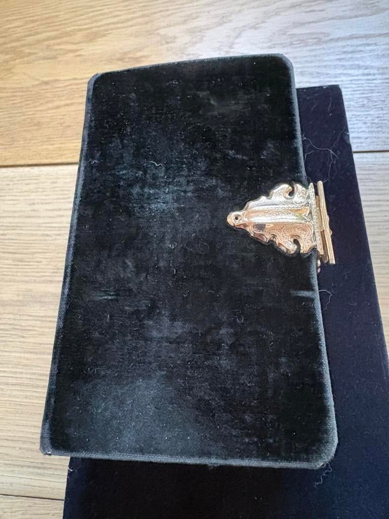 Antieke Bijbel, Ophalen
