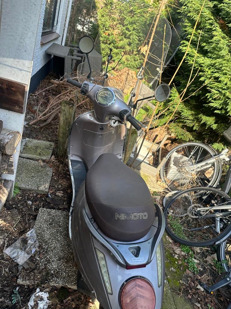 Nimoto Scooter - Opknapper of voor onderdelen, Fietsen en Brommers, Scooters | Overige merken, Ophalen, Gebruikt, Maximaal 25 km/u