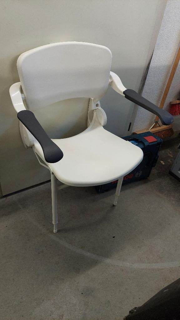 Douchezitting opklapbaar 150kg Handicare Linido, Diversen, Gebruikt, Handicare Linido, ., Ophalen of Verzenden