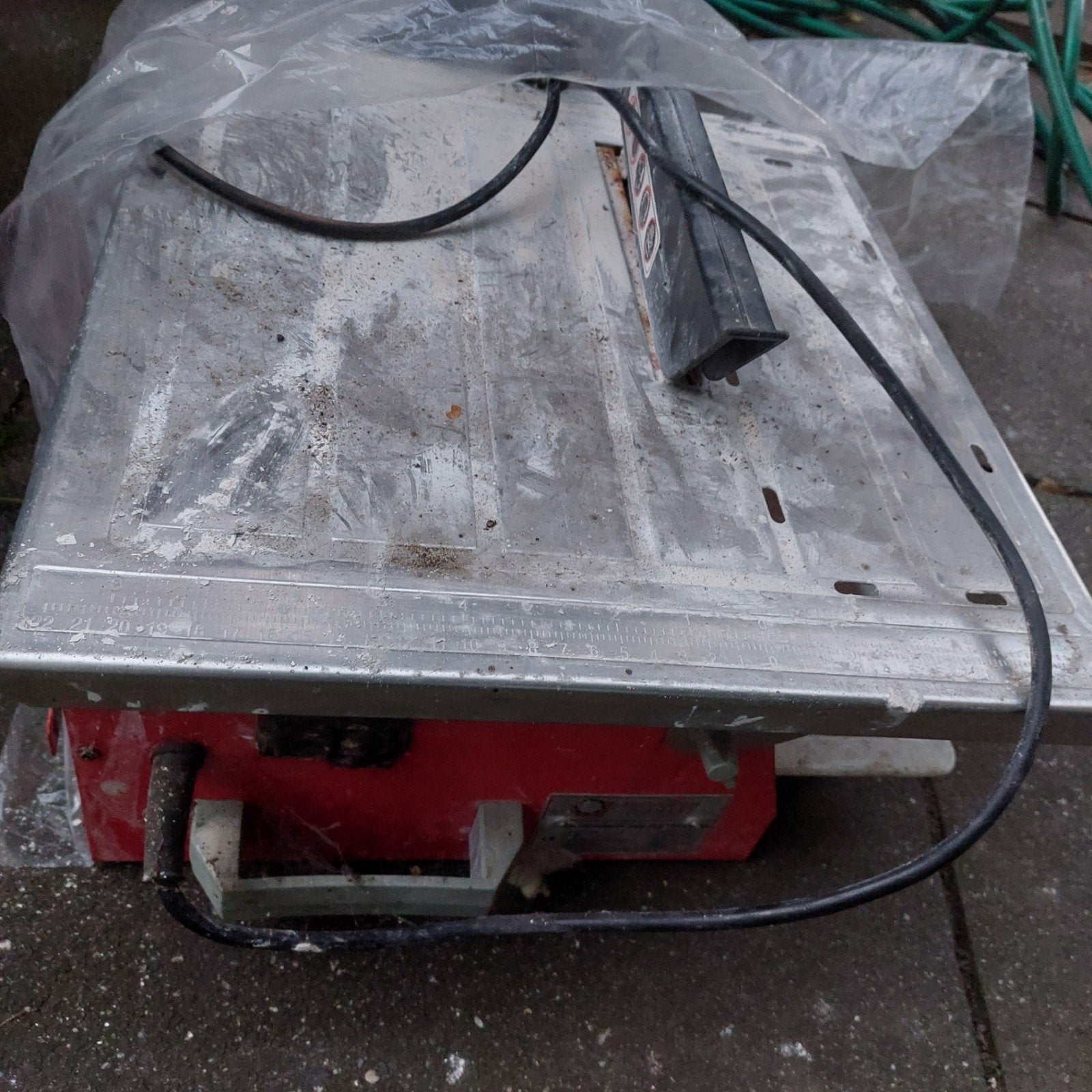 Diamant zaag/ Tegel snijder, Ophalen, Gebruikt, 700 tot 1000 watt, Werkbankslijpmachine