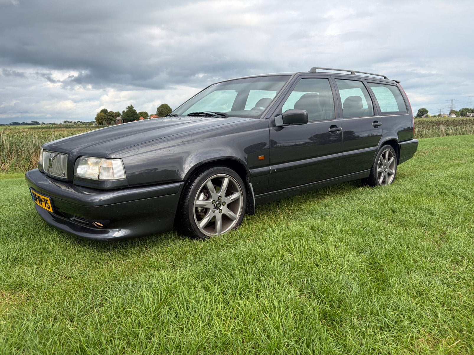 Volvo 850R  2.3T5 R 1996 Grijs, Zwart, Alcantara, Origineel Nederlands, Particulier