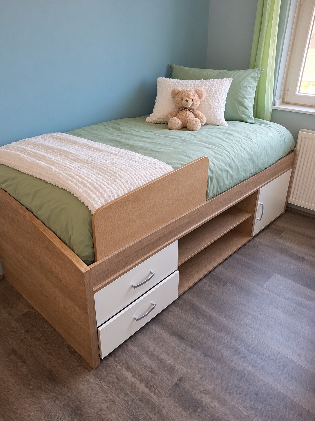 Mooi kajuitbed met opbergruimte en valbeveiliging, Ophalen, Eenpersoons, 200 cm, 90 cm