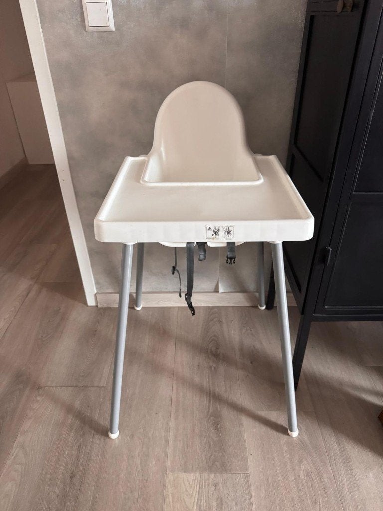 IKEA ANTILOP Hoge kinderstoel met blad, wit/wit, Ophalen, Zo goed als nieuw, Overige typen, Gordel(s)