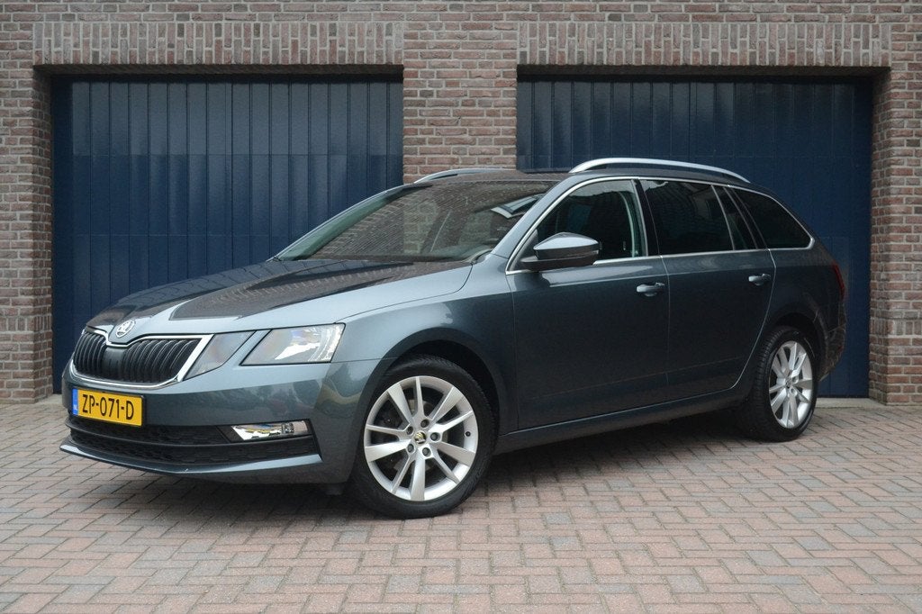 Skoda Octavia Combi 1.0 TSI DSG Automaat Clever Edition | St, Auto's, Skoda, Gebruikt, Origineel Nederlands, Automatische klimaatregeling