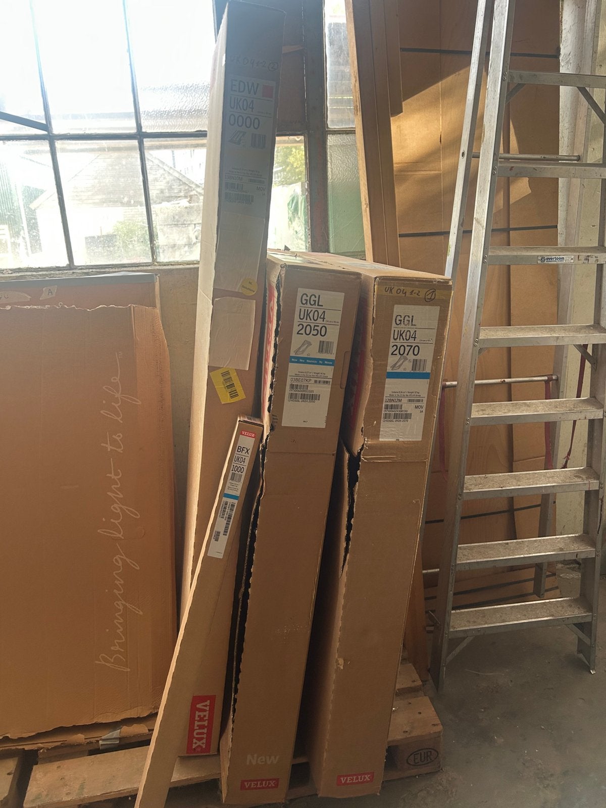 Velux UK04 GGL (2050) wit+ EDW (0000) 134 x 98, Doe-het-zelf en Verbouw, Ophalen, -, Velux, 80 tot 120 cm