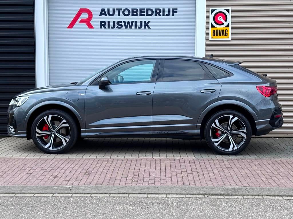 Audi Q3 Sportback 45 TFSI e S Edition Keyless/AppleCar/Camer, Auto's, Audi, 12 maanden, Gebruikt, Alcantara, Hybride Elektrisch/Benzine