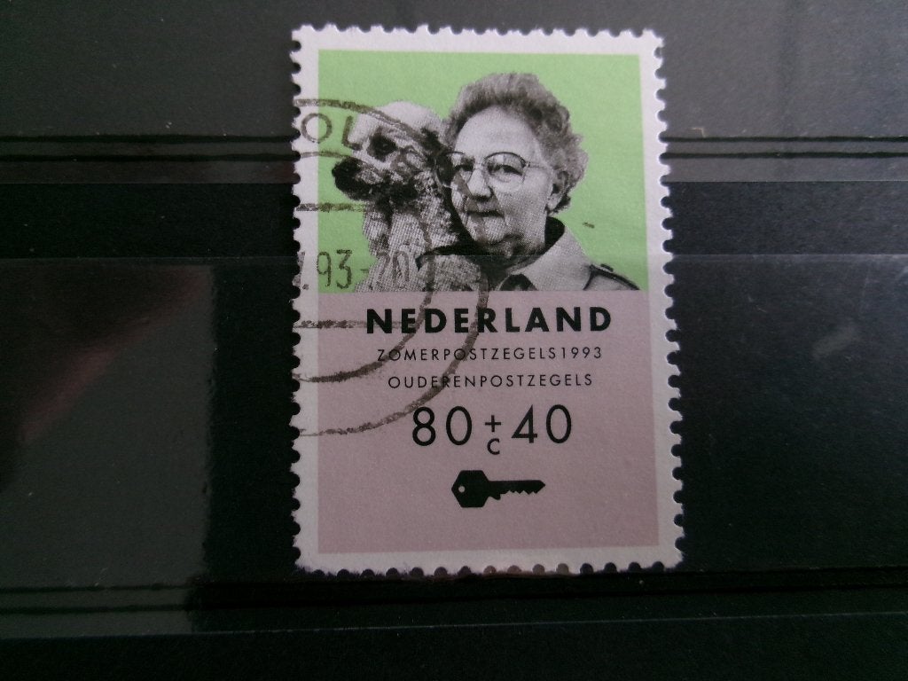 1993 - oudere met hond (629f), Verzenden, Gestempeld