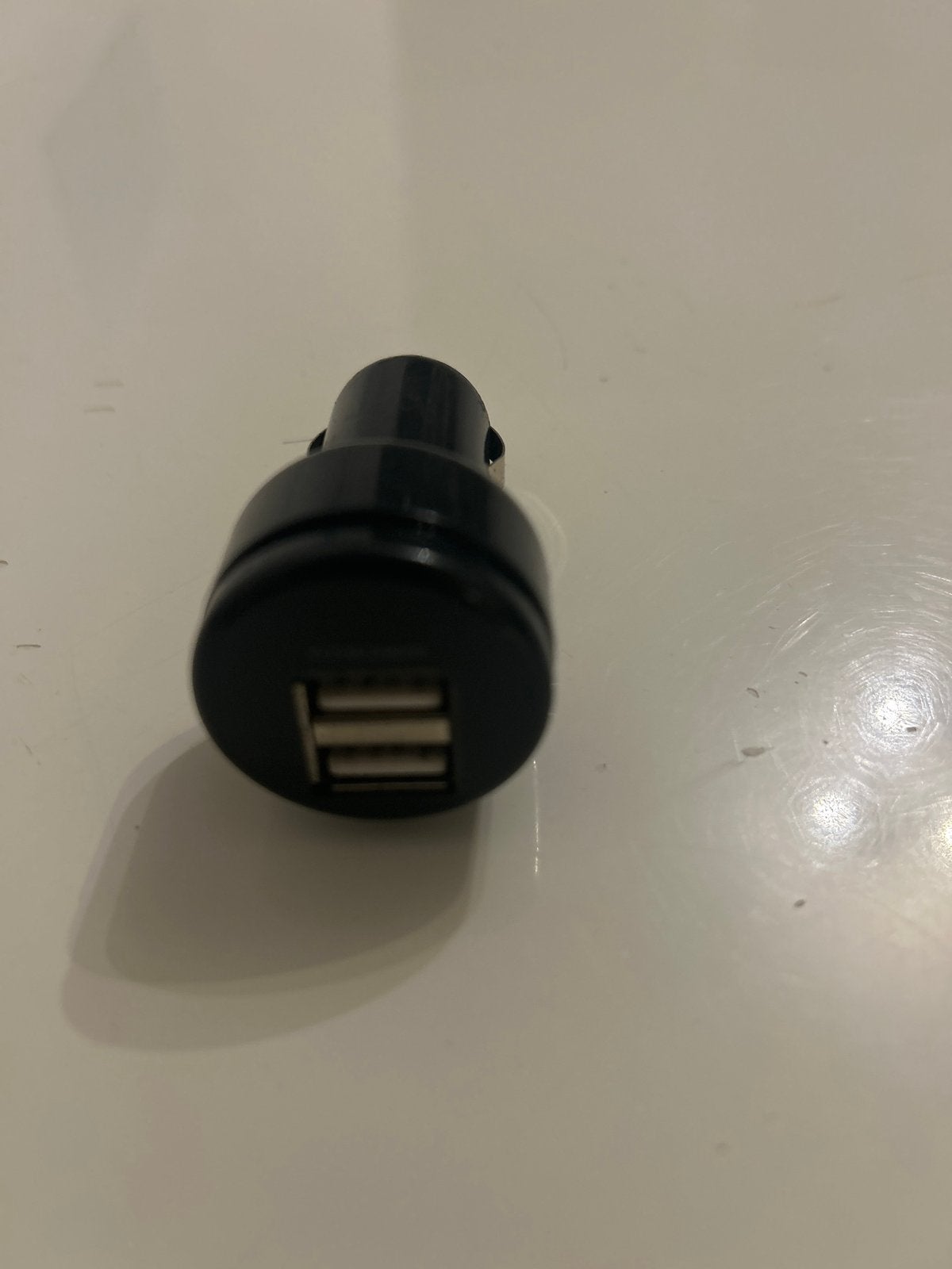 USB Autolader met 2 poorten, Ophalen of Verzenden, Zo goed als nieuw