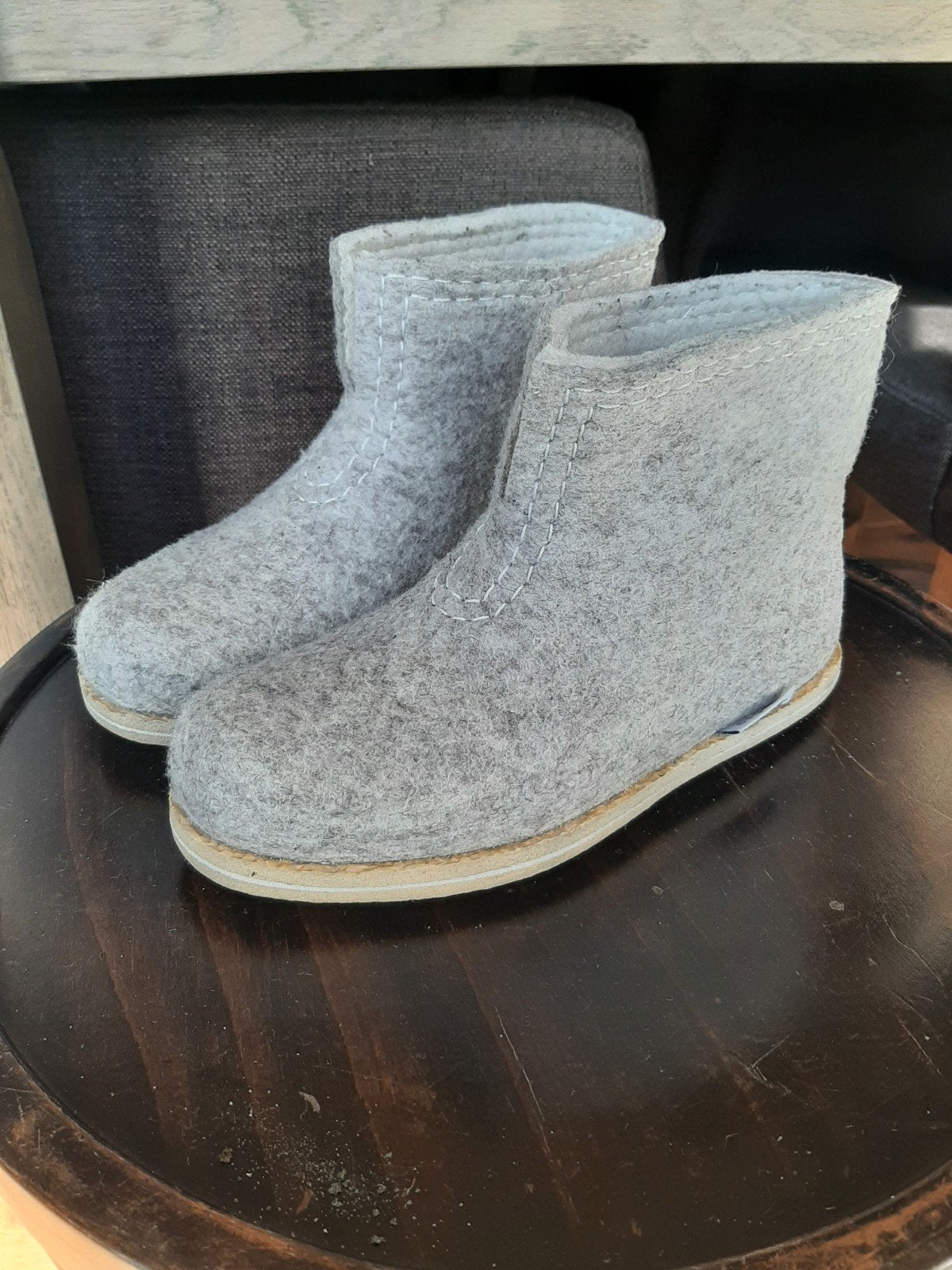 Vilten sloffen Esgii 37, Ophalen of Verzenden, Zo goed als nieuw, Pantoffels of Sloffen, Grijs