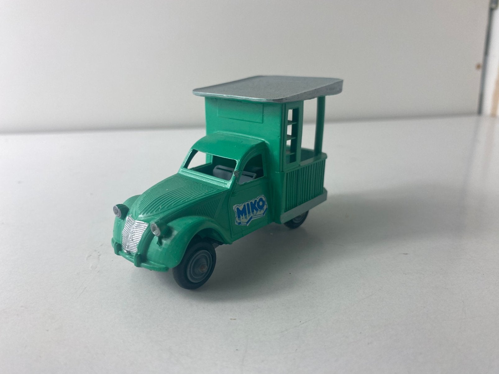1:43 citroen 2CV “MIKO ICE CREAM”-zeer beperkt geproduceerd, Ophalen of Verzenden, Nieuw, Auto, Overige merken