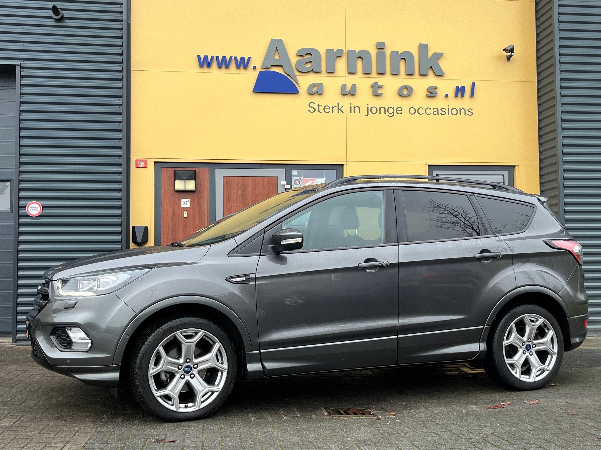 Ford Kuga 1.5 150 pk ST-Line X trekhaak, apple carplay, wint, Keurmerk '100% Onderhouden', 12 maanden, Stoelverwarming, Euro 6