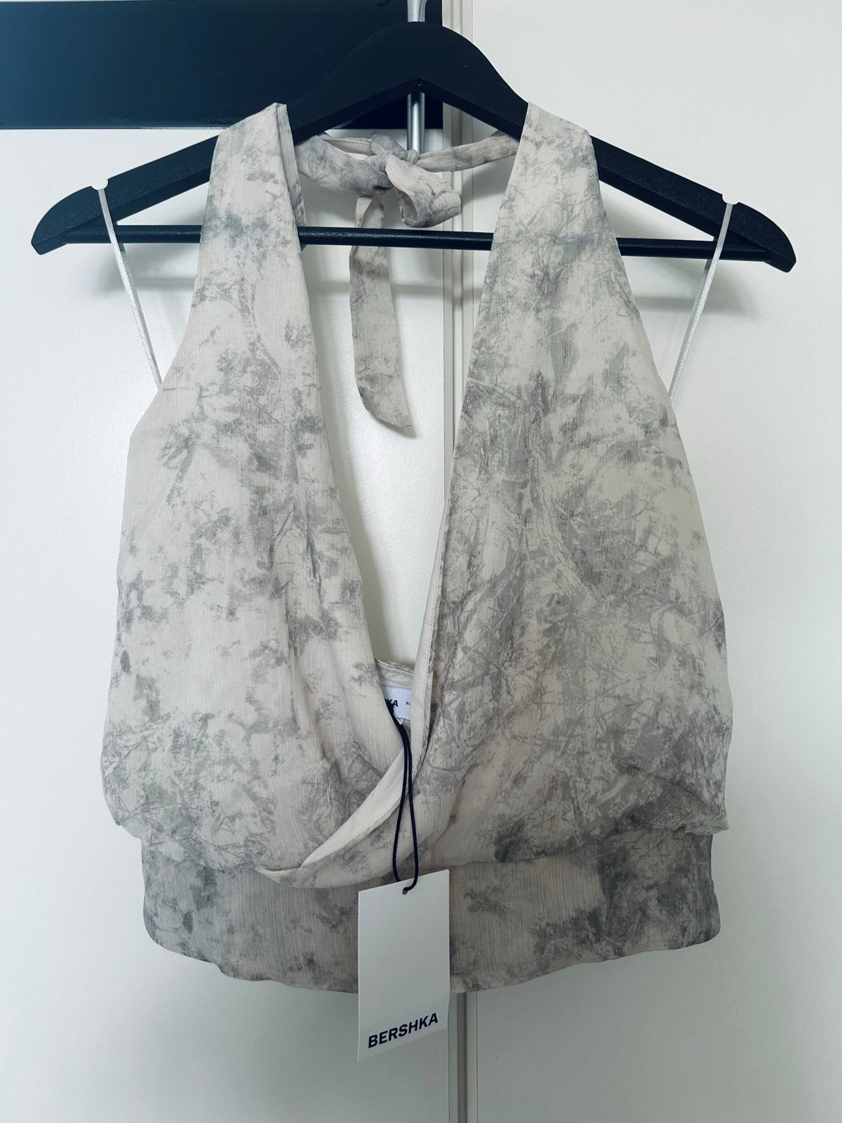 Haltertop met open rug tie-dye (Y2k style) - Maat S - NIEUW, Beige, Nieuw, Bershka, Ophalen of Verzenden
