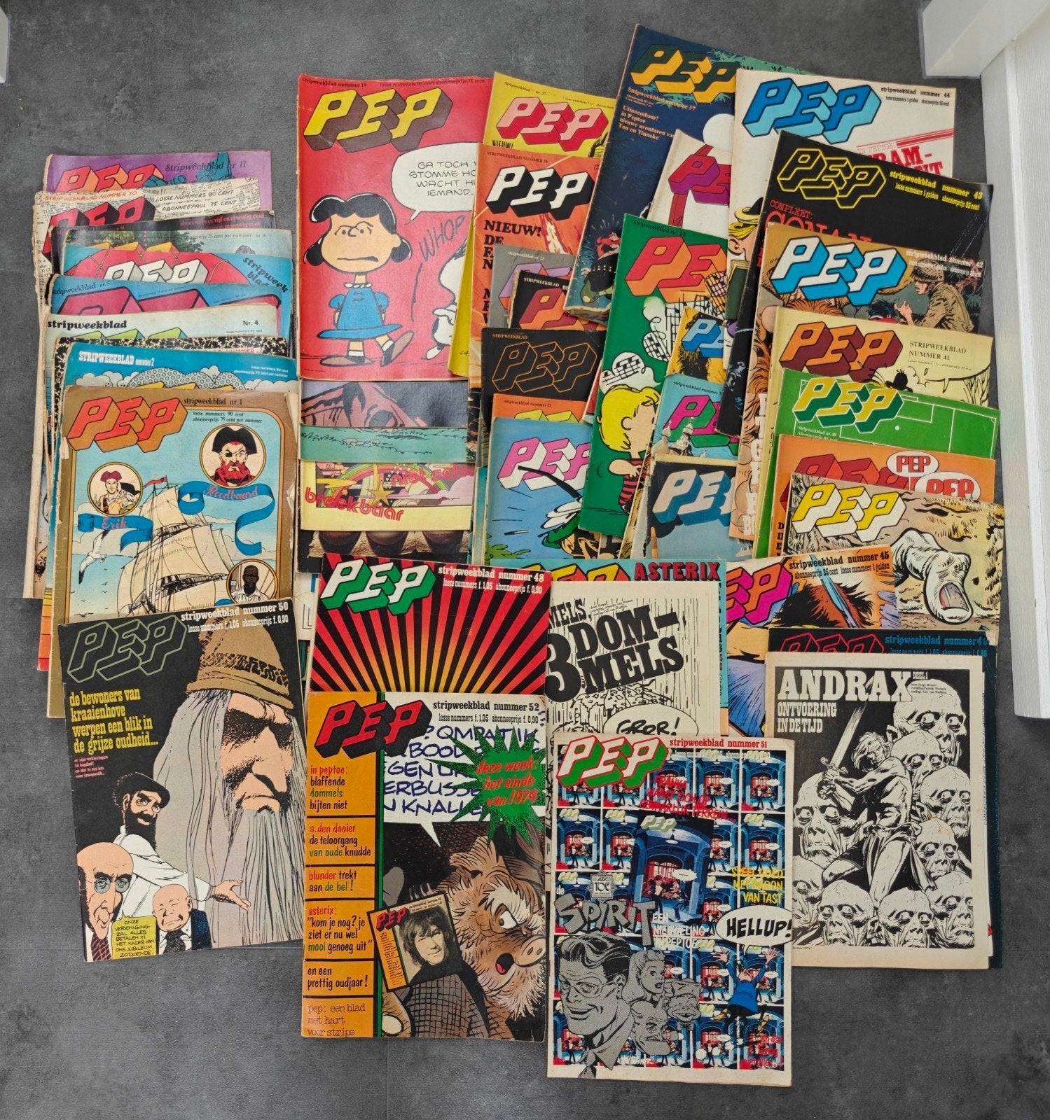 Grote stapel PEP Stripweekbladen 1974 - 46 stuks, Boeken, Ophalen of Verzenden, Gelezen