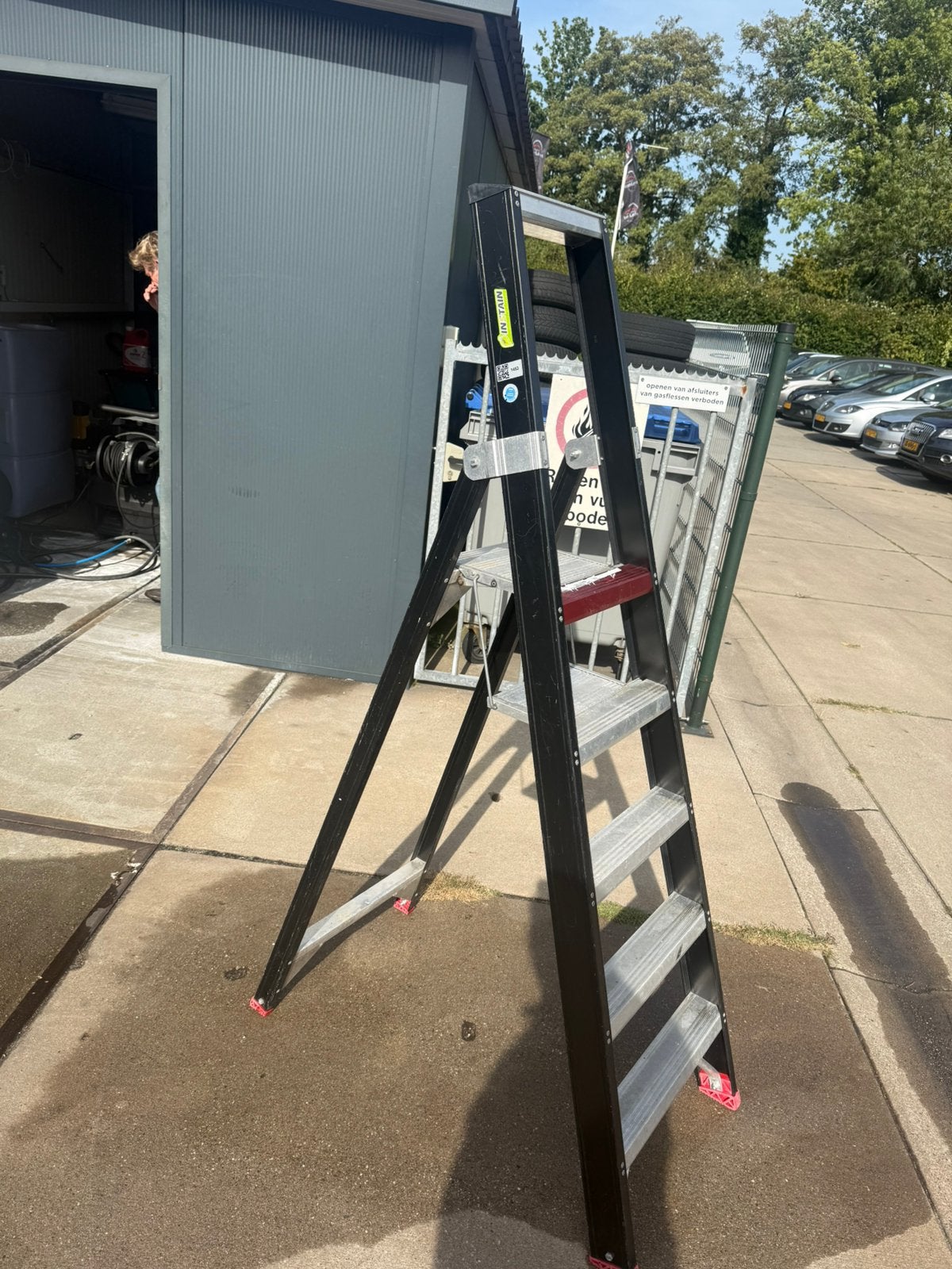 Altrex Pro+ Taurus TGB 5 Professionele trap, Doe-het-zelf en Verbouw, Ladders en Trappen, Ophalen, Gebruikt, Ladder, Info@altrex.com