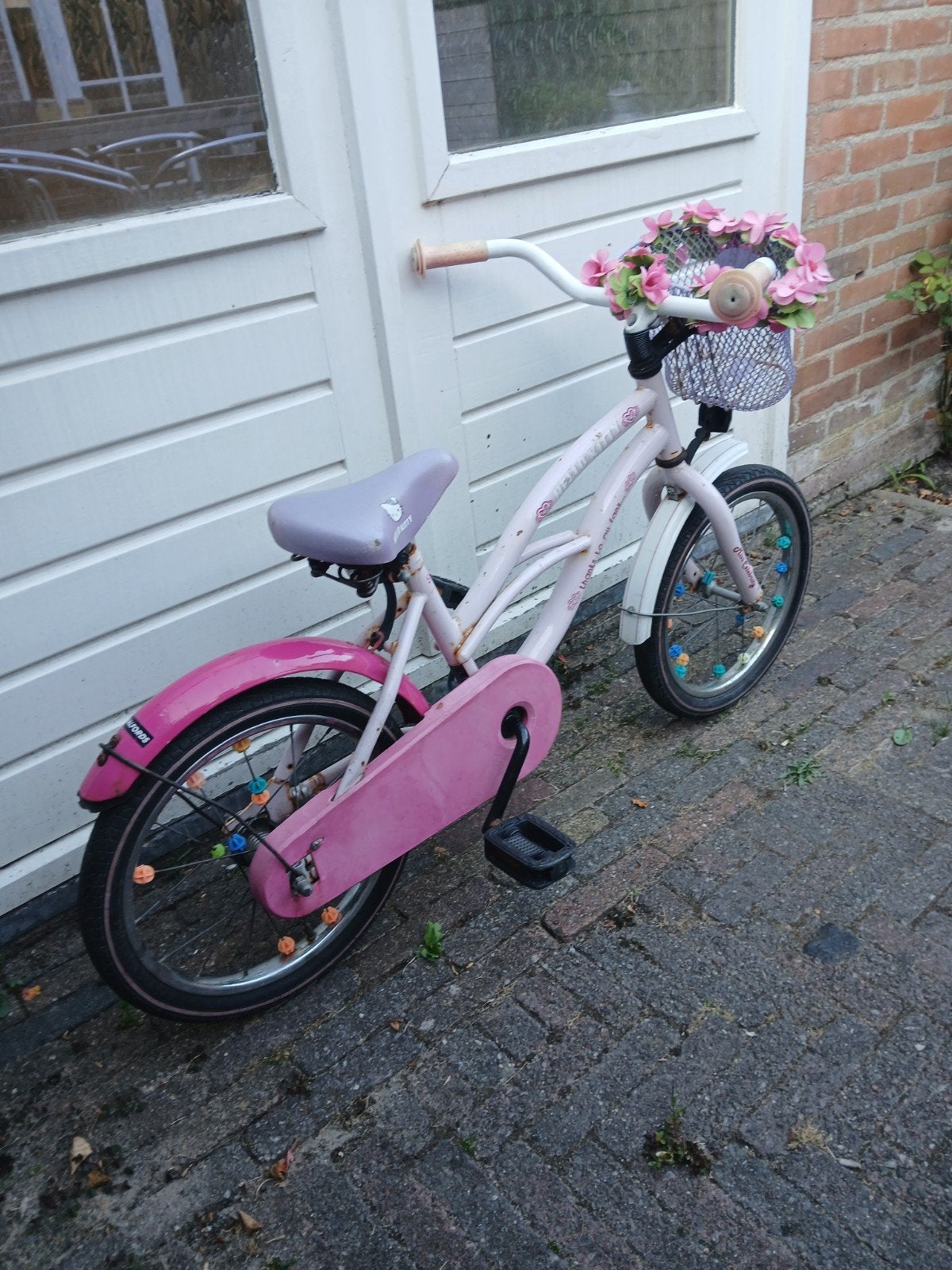 Kinderfiets Hello Kitty 16 inch, Ophalen, Zo goed als nieuw, 16 tot 20 inch, Zijwieltjes