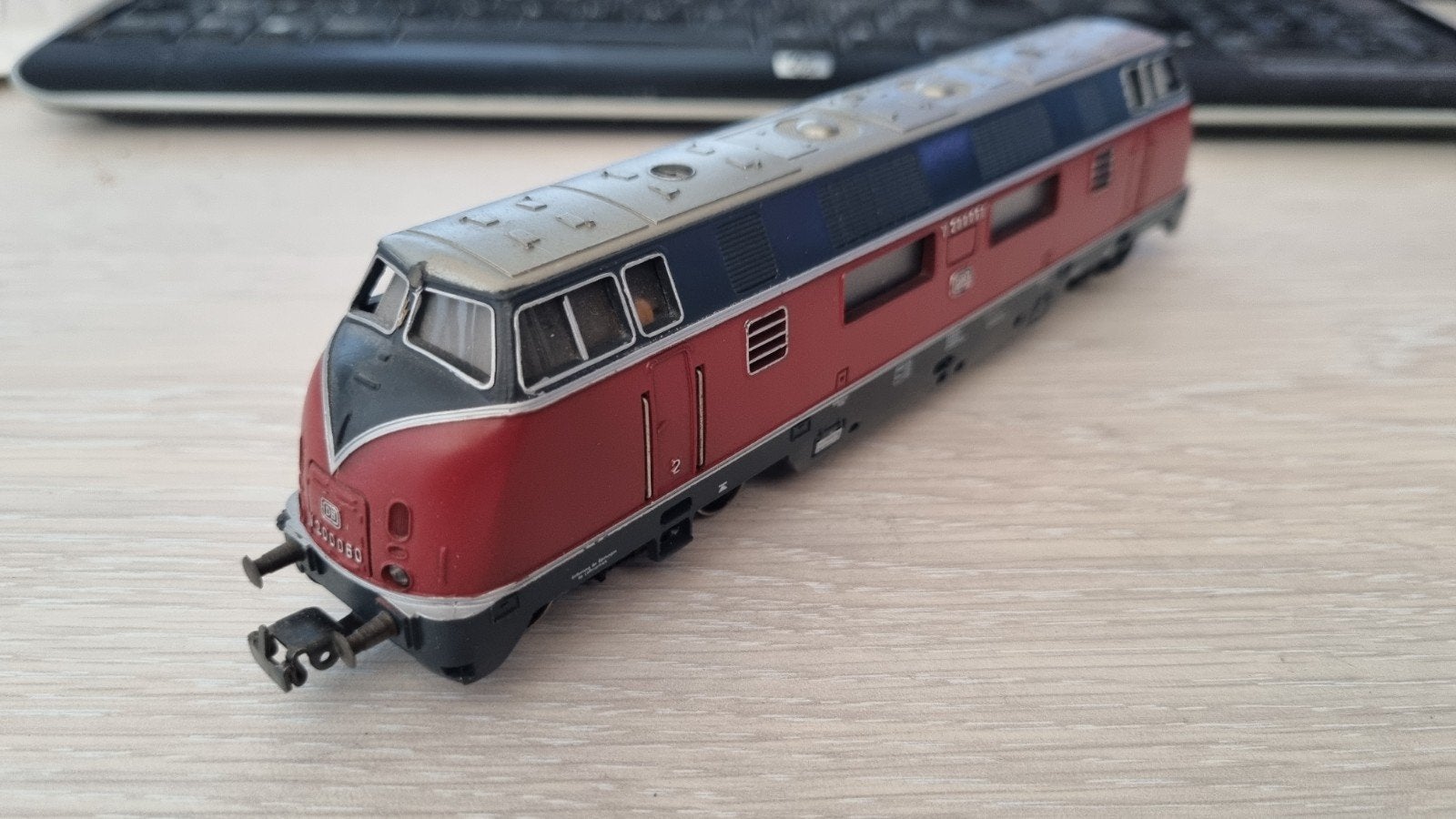 Märklin 3021 H0 Diesellocomotief V200 Digitaal, Hobby en Vrije tijd, Wisselstroom, Locomotief, Verzenden, Zo goed als nieuw