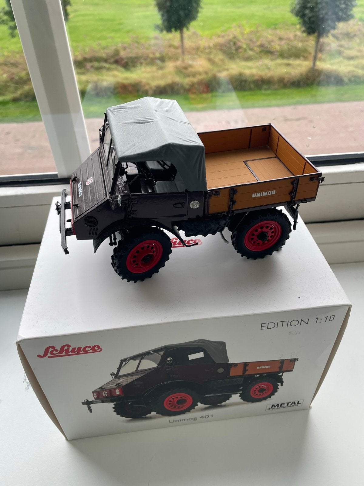 Schuco Unimog 401 Edition 1:18 Modelauto, Ophalen of Verzenden, Zo goed als nieuw, Auto