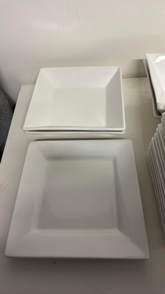 Maxwell & Williams compleet servies set nette staat!, Ophalen, Aardewerk, Overige stijlen, Schaal of Schalen