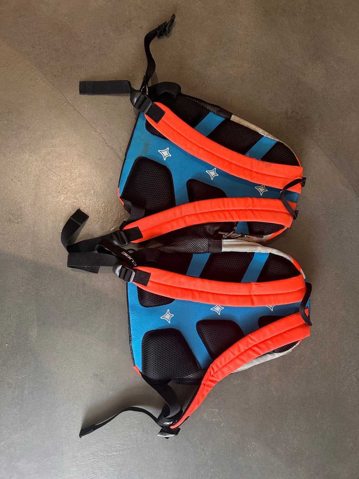 Cube AMS junior rugzakjes voor kids (set van 2), Ophalen, Gebruikt
