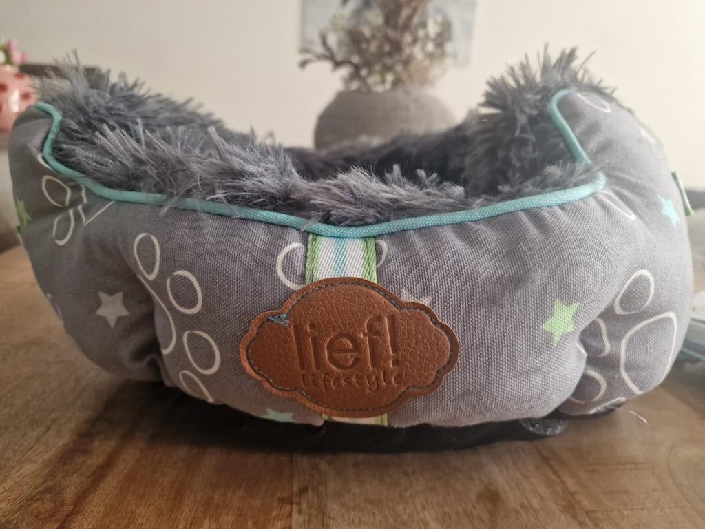 Nieuwe honden/poezen mand van het merk: Lief, Dieren en Toebehoren, Hondenmanden, Ophalen, Nieuw