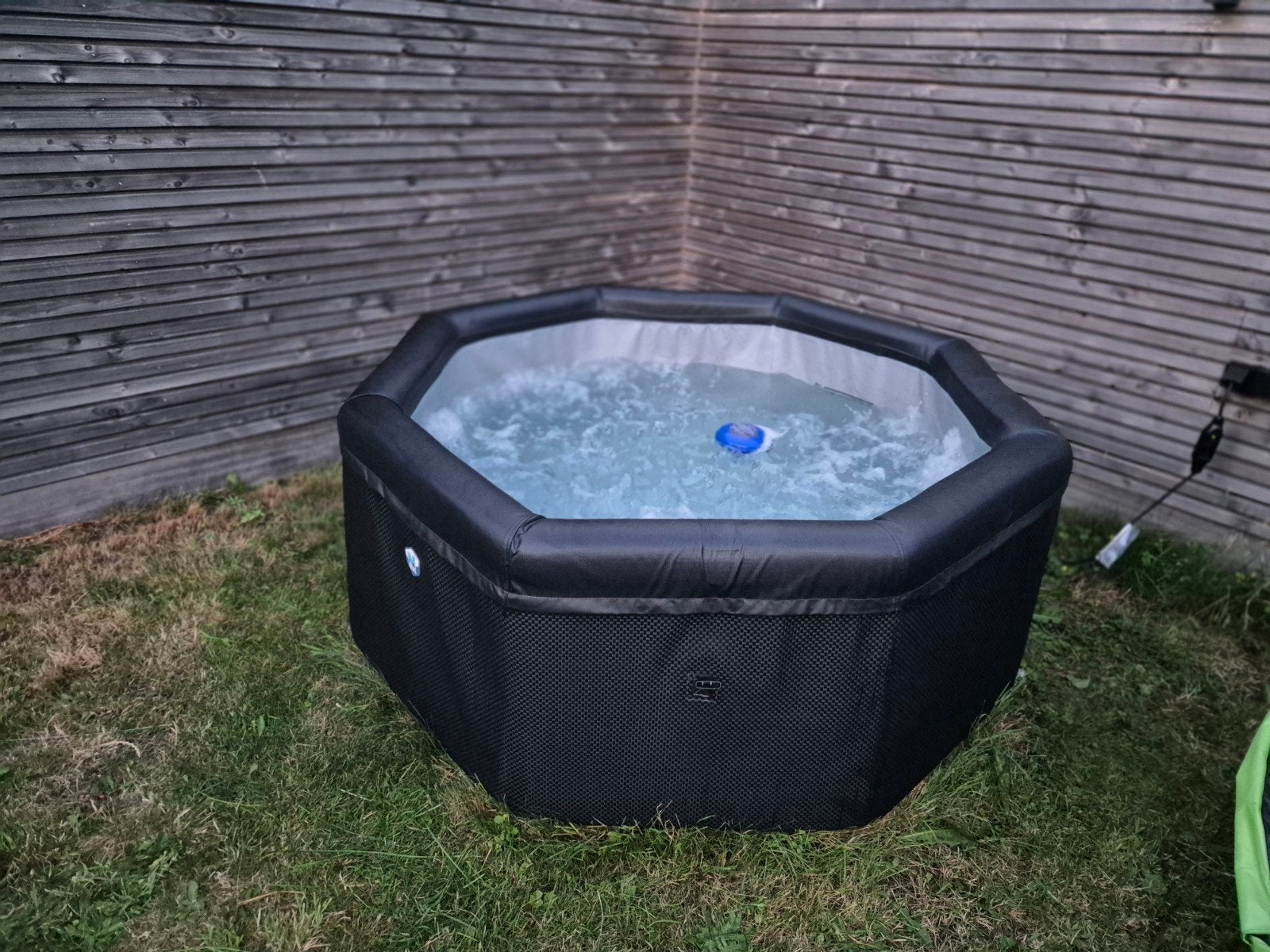 Jacuzzi Octopus Netspa. schuimen wanden, niet opblaasbaar!, Ophalen, Gebruikt, Filter, Opblaasbaar