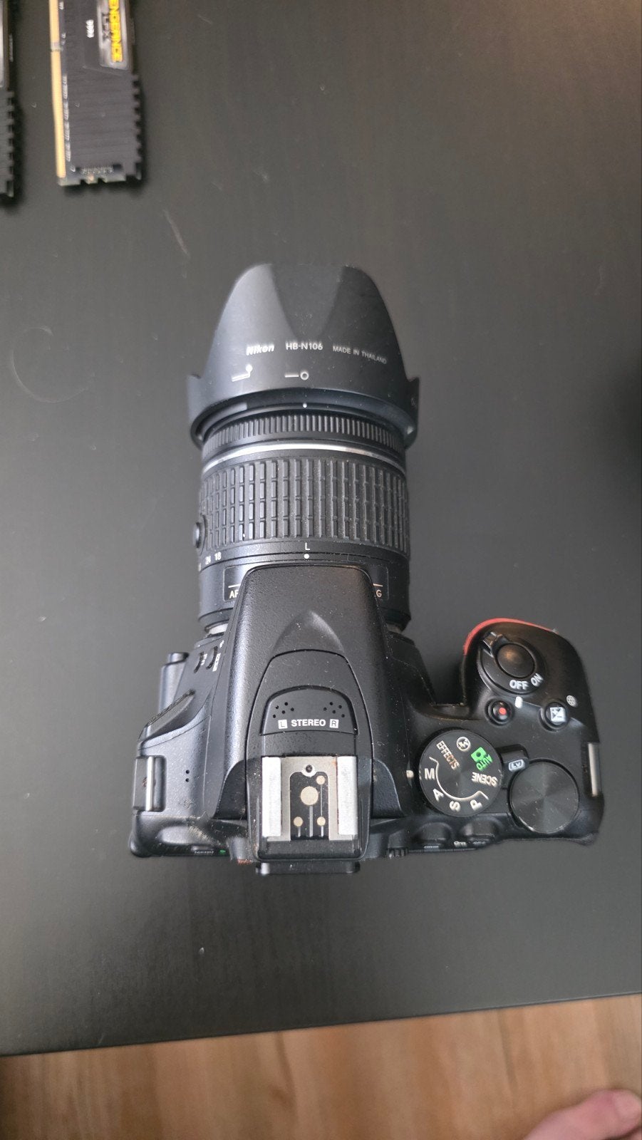 Nikon D5600 Spiegelreflexcamera met 18-55mm VR lens, Ophalen, Accu, Gebruikt, Nikon