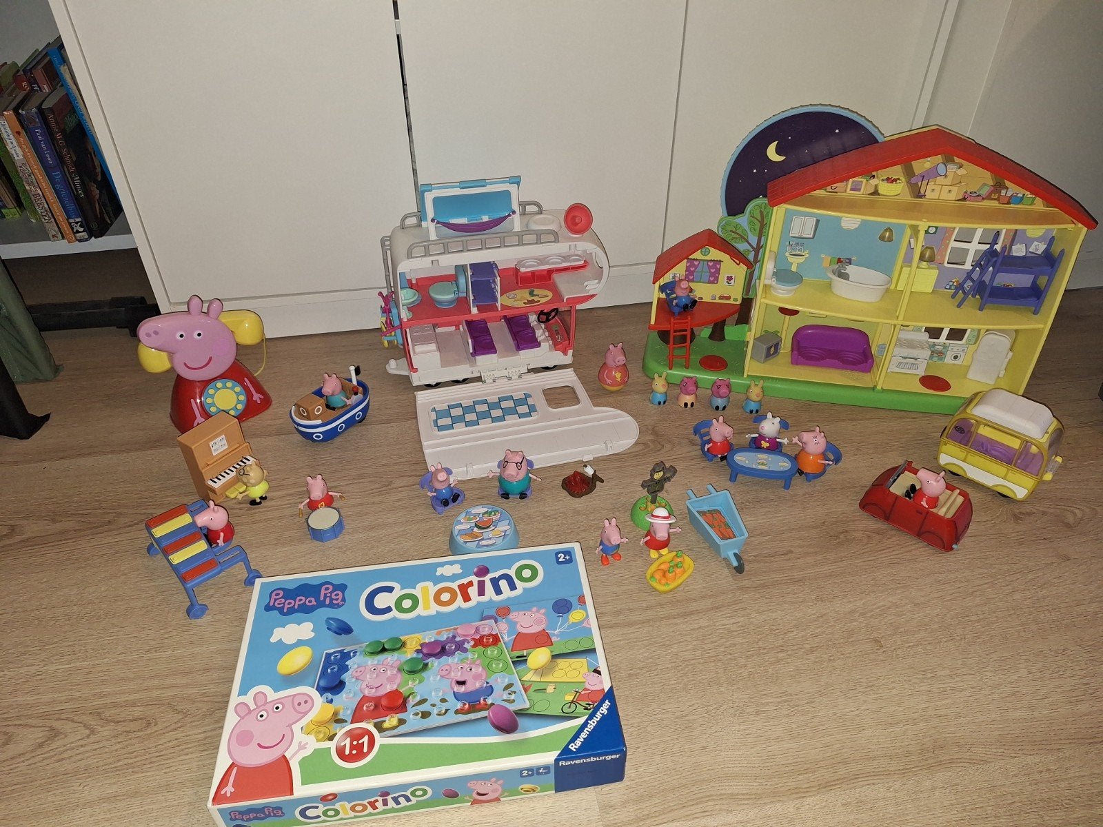 Grote Peppa Pig speelgoedset: huis, camper, Colorino, Kinderen en Baby's, Ophalen of Verzenden, Gebruikt, Jongen of Meisje